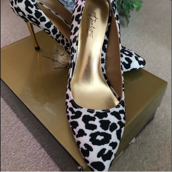 Women’s Leopard print heels size 8. Worn once. New condition. - Picture 2 of 3